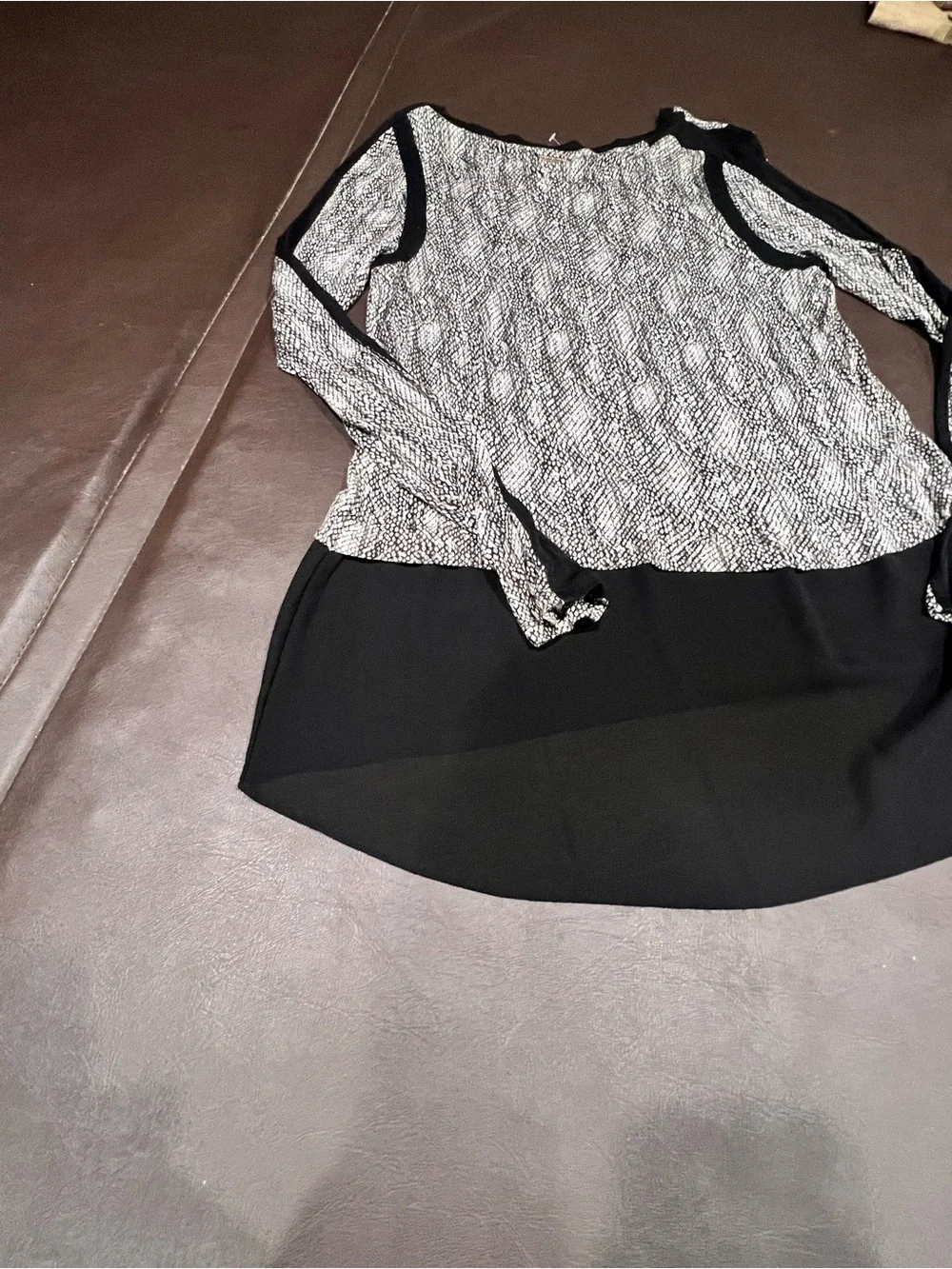 Michael Kors Women's M Animal Print Tunic Blouse Black White Sheer Chiffon